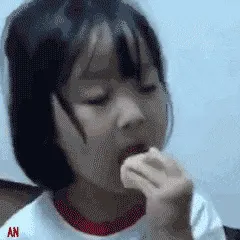 可爱的女孩纸00137-吃橘子