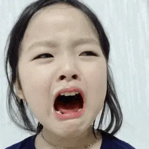 可爱的女孩纸00038-张嘴大哭