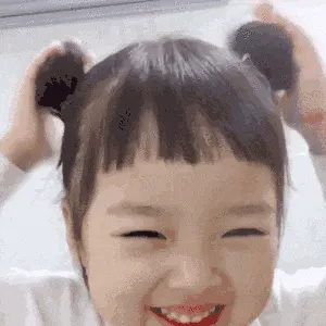 可爱的女孩纸00005-笑-丸子头-亲