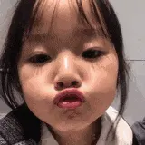 可爱的女孩纸00008-亲亲-害羞